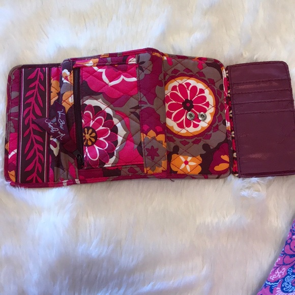 New Vera Bradley Wallet - Picture 4 of 6